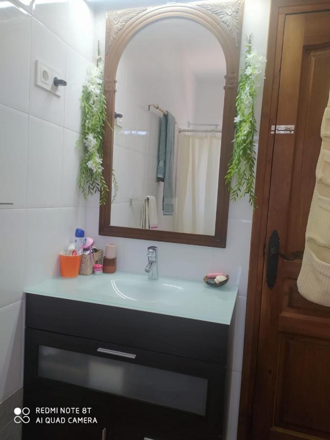Olesa de Bonesvalls Habitacion Privada En Casa Particular, Montana מראה חיצוני תמונה