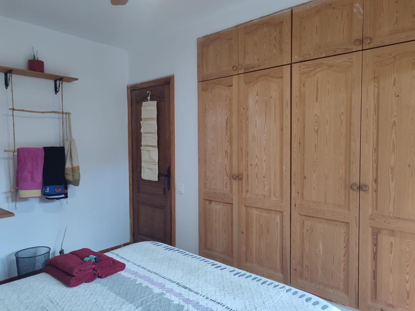 Olesa de Bonesvalls Habitacion Privada En Casa Particular, Montana מראה חיצוני תמונה
